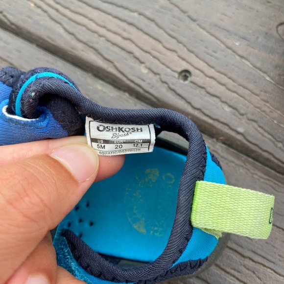 OshKosh B’Gosh Toddler Boys Sandals Size US 5M - Blue Shark - Picture 3 of 3